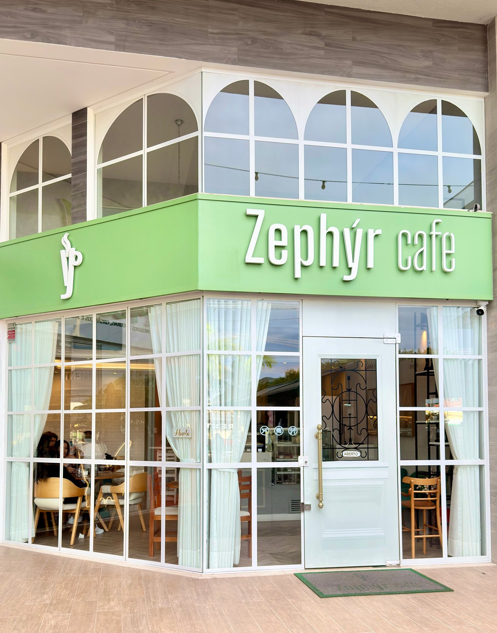 Fachada Zephýr Café
